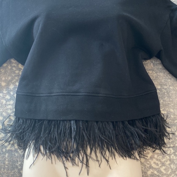 DEREK LAM BLACK SHORT SWEATSHIRT WITH FEATHERS NWOT - Picture 3 of 15